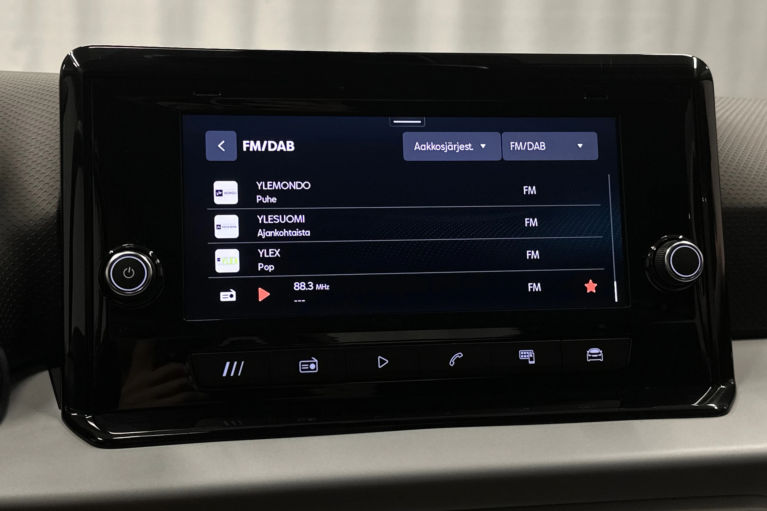 harmaa SEAT Arona 2024 kuva 19.