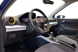 sininen SEAT Arona 2024 kuva 6.