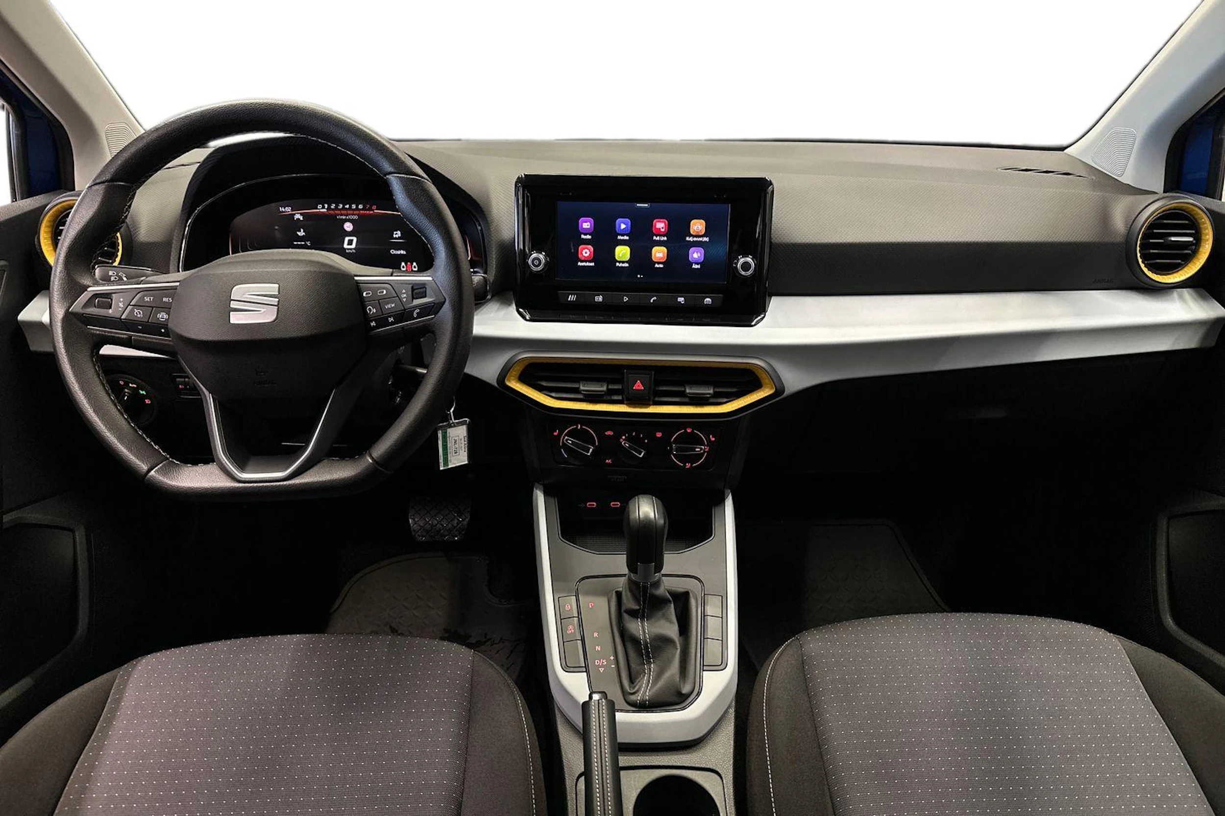 sininen SEAT Arona 2024 kuva 7.