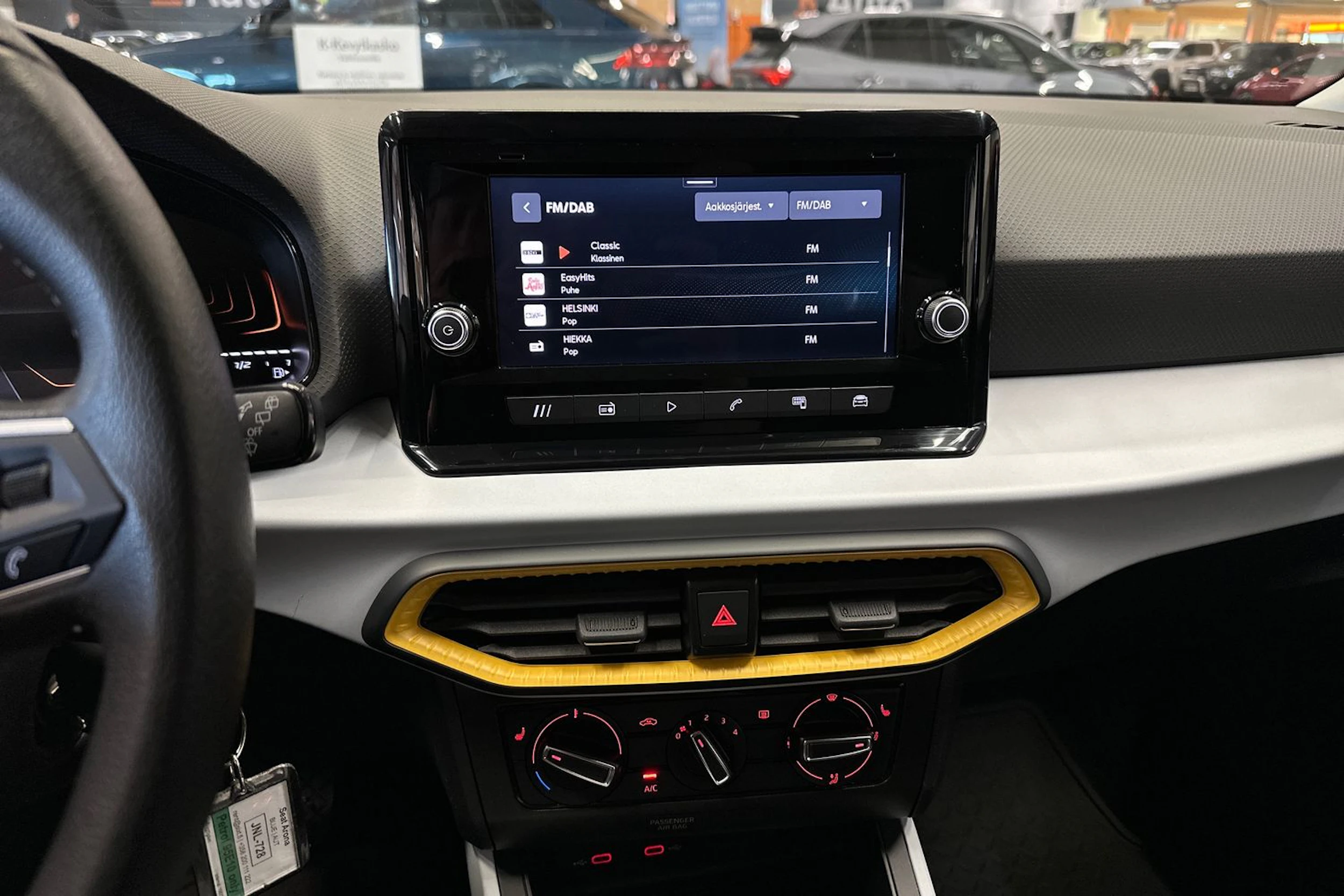 sininen SEAT Arona 2024 kuva 14.