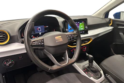 sininen SEAT Arona 2024 kuva 6.