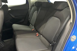 sininen SEAT Arona 2024 kuva 8.