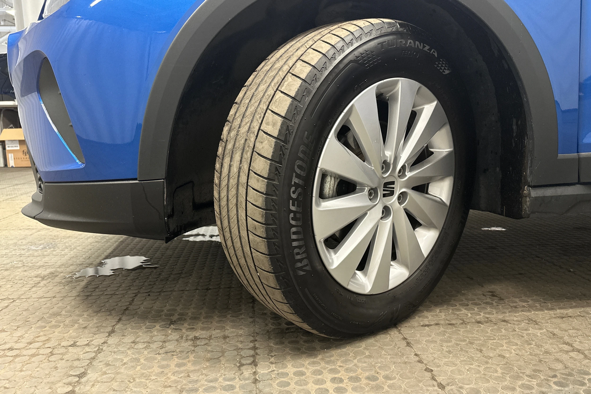 sininen SEAT Arona 2024 kuva 10.