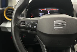 sininen SEAT Arona 2024 kuva 11.