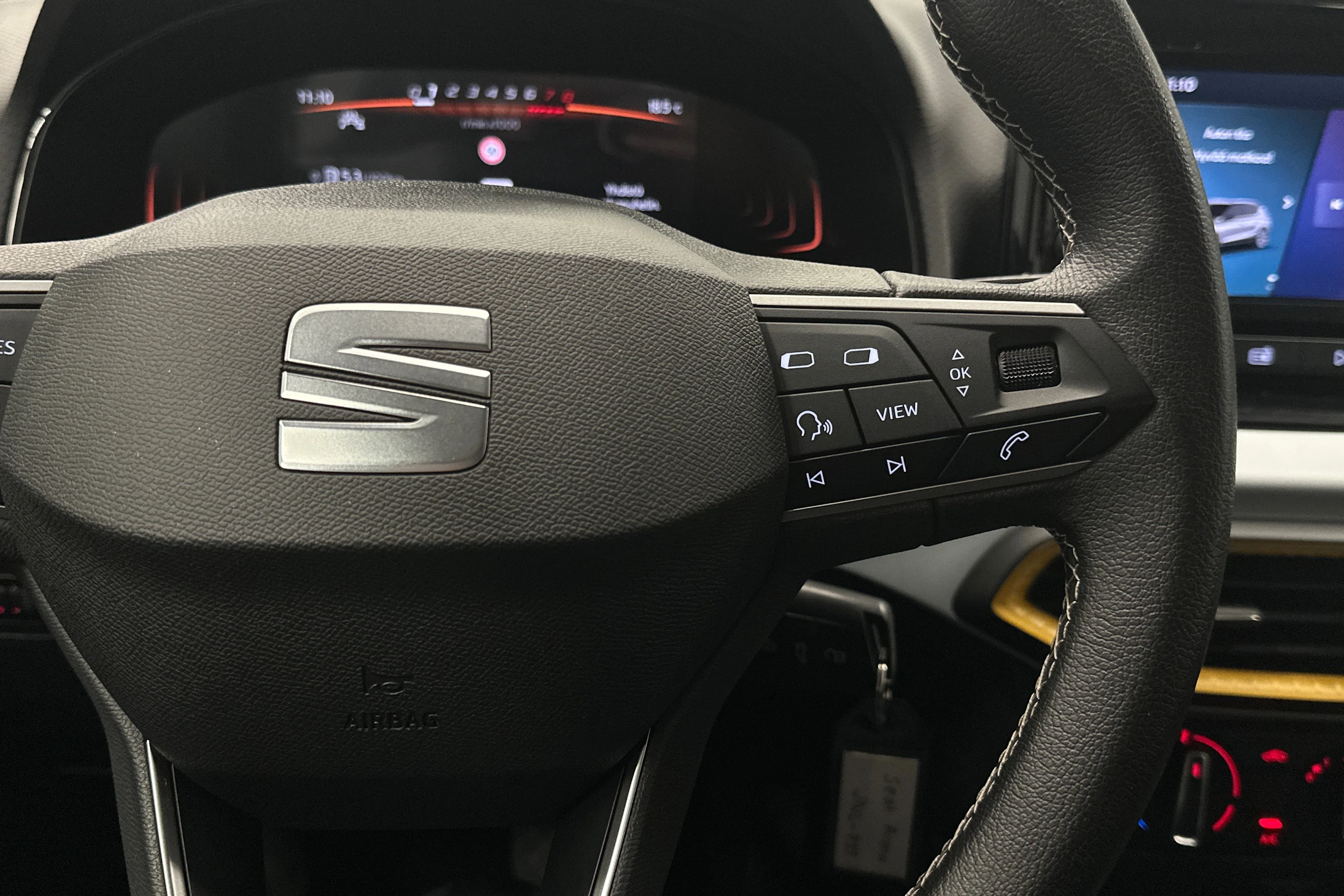 sininen SEAT Arona 2024 kuva 12.