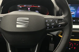 sininen SEAT Arona 2024 kuva 12.