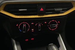 sininen SEAT Arona 2024 kuva 27.