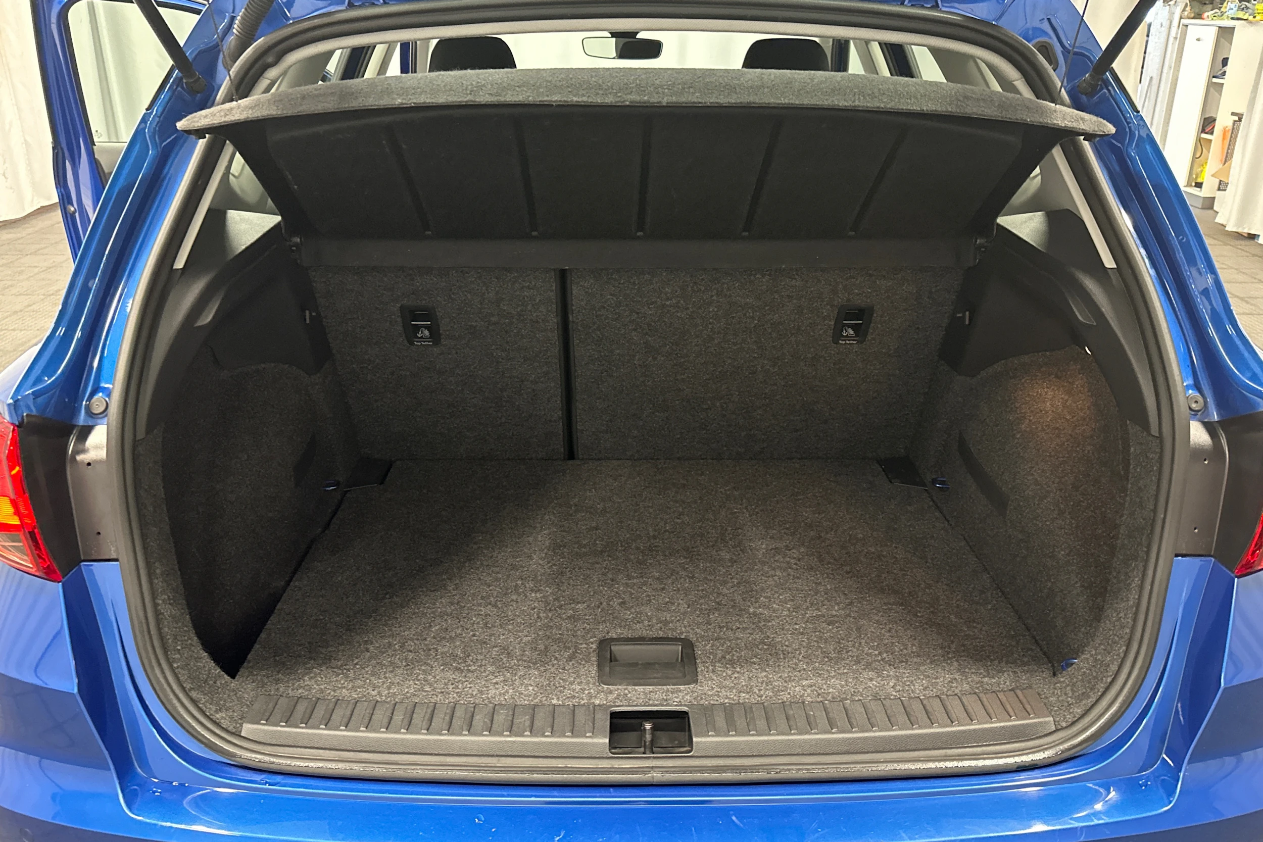 sininen SEAT Arona 2024 kuva 30.