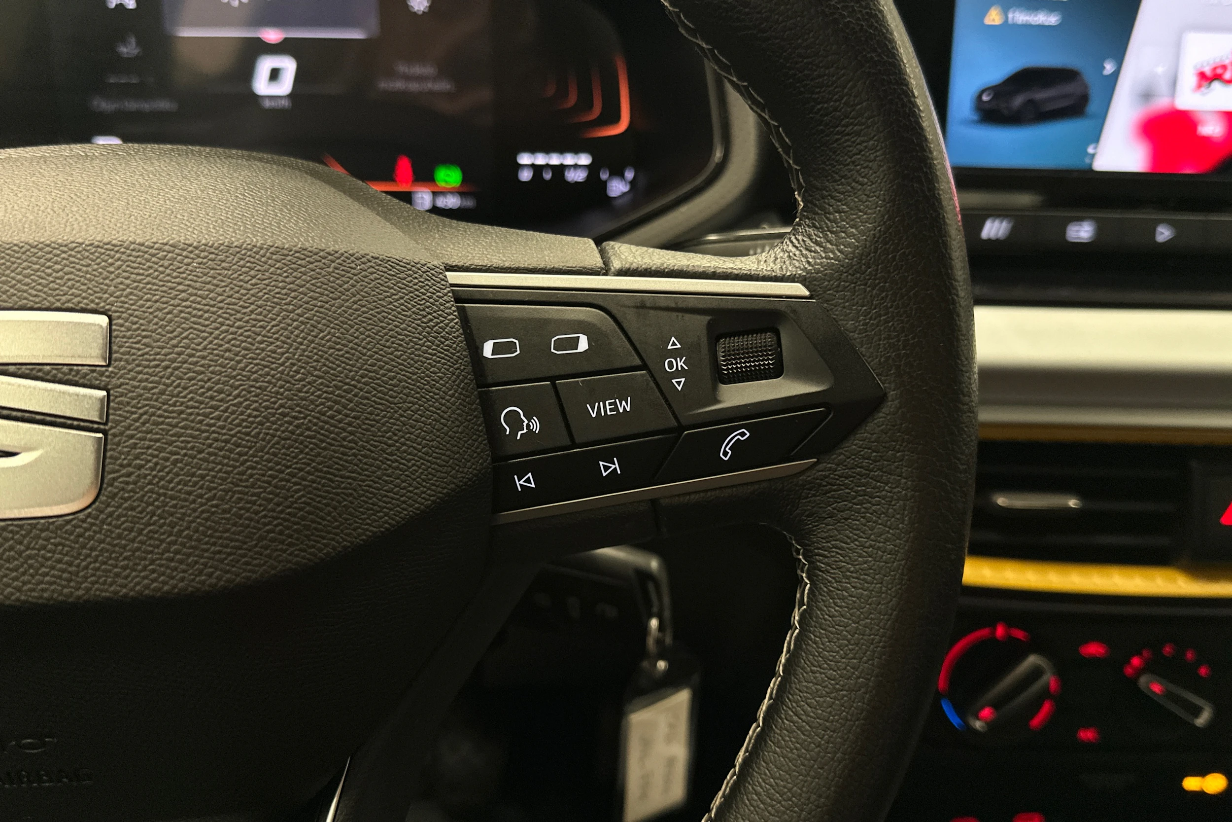 harmaa SEAT Arona 2024 kuva 12.