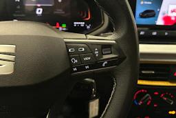 harmaa SEAT Arona 2024 kuva 12.