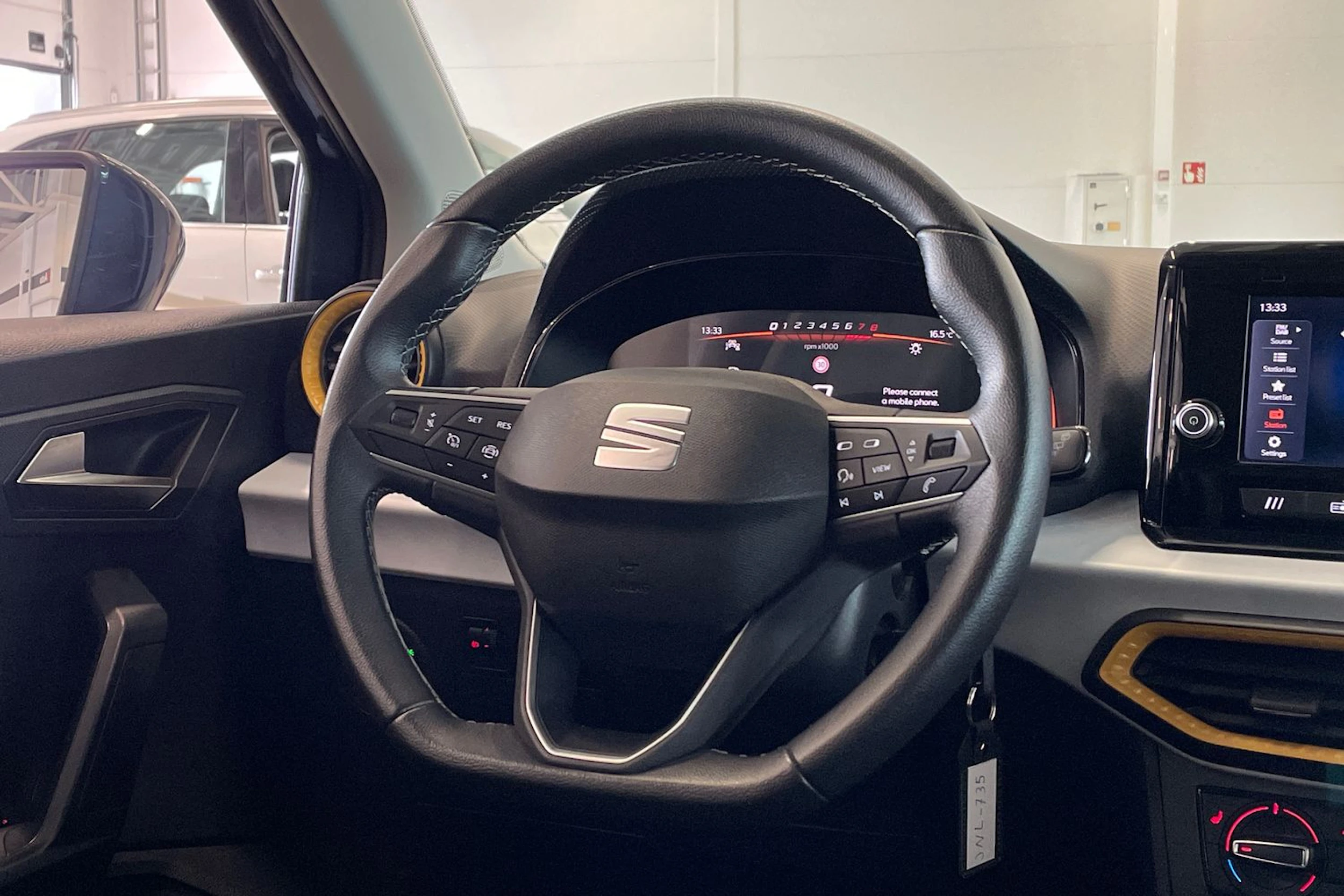 harmaa SEAT Arona 2024 kuva 12.