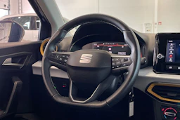 harmaa SEAT Arona 2024 kuva 12.