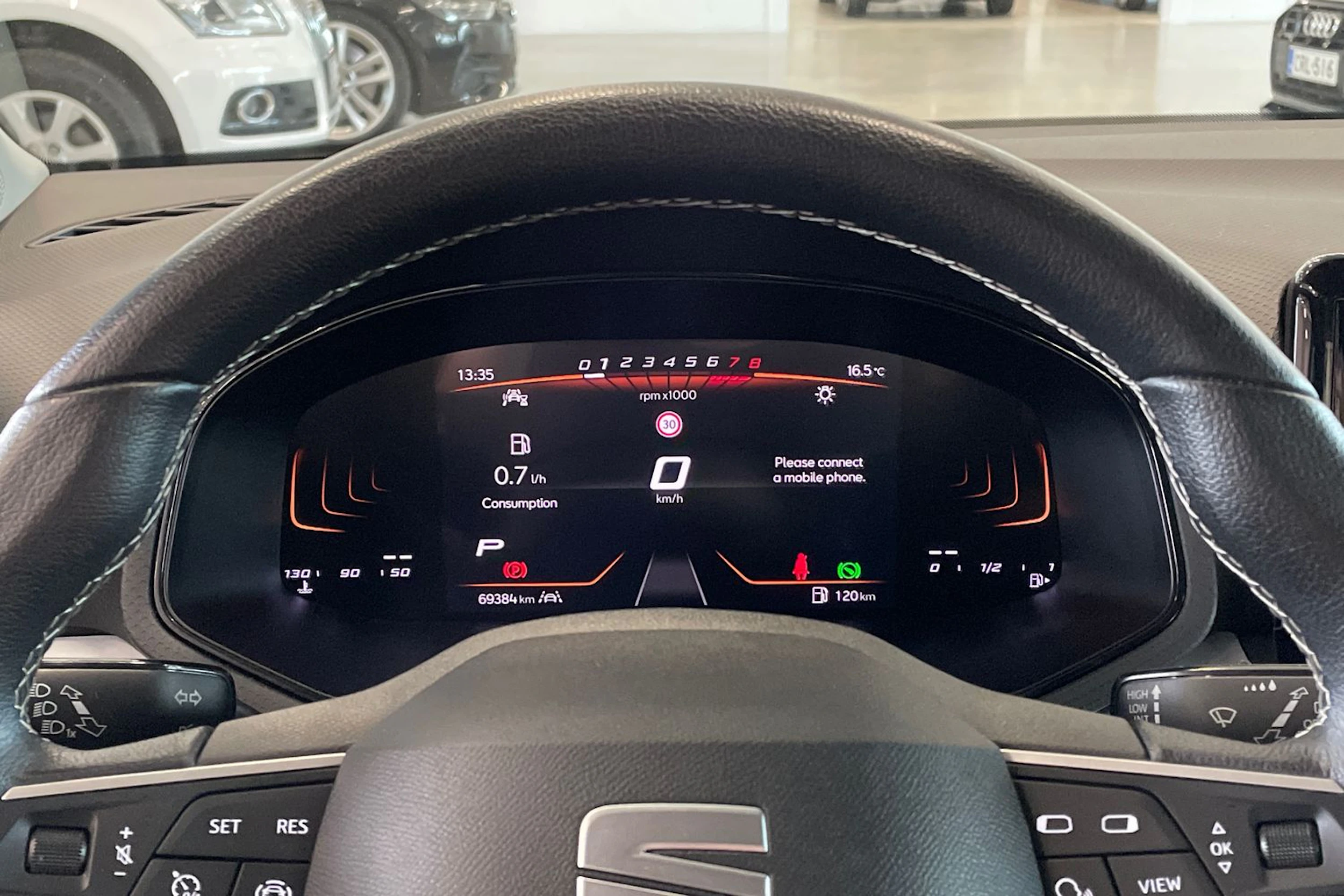 harmaa SEAT Arona 2024 kuva 13.