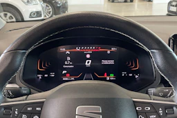 harmaa SEAT Arona 2024 kuva 13.