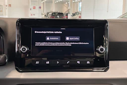 harmaa SEAT Arona 2024 kuva 17.