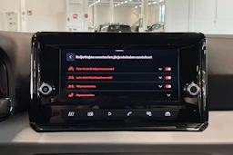 harmaa SEAT Arona 2024 kuva 19.
