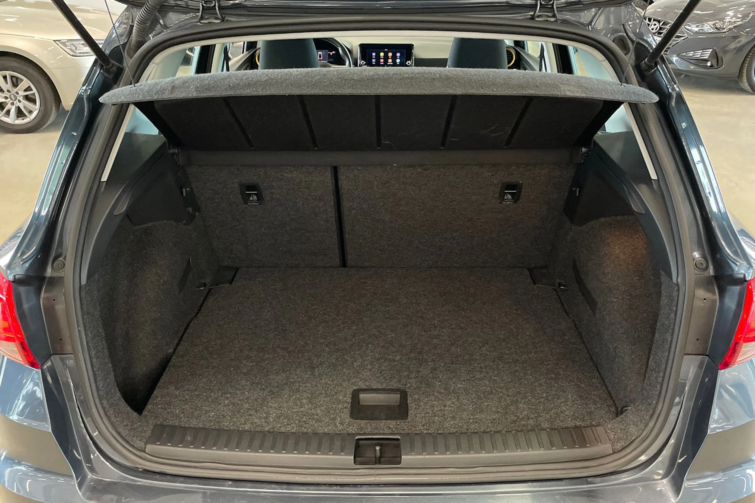 harmaa SEAT Arona 2024 kuva 25.