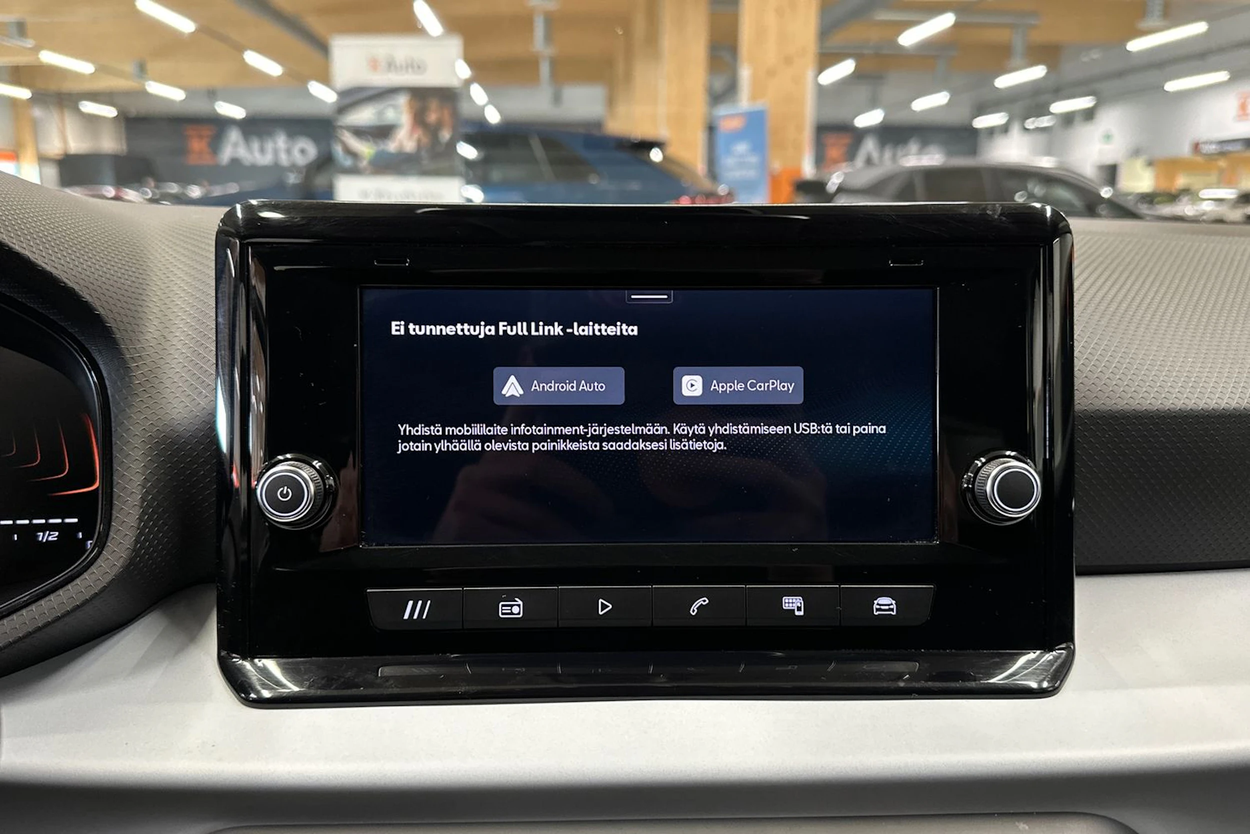harmaa SEAT Arona 2024 kuva 12.