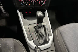 harmaa SEAT Arona 2024 kuva 15.