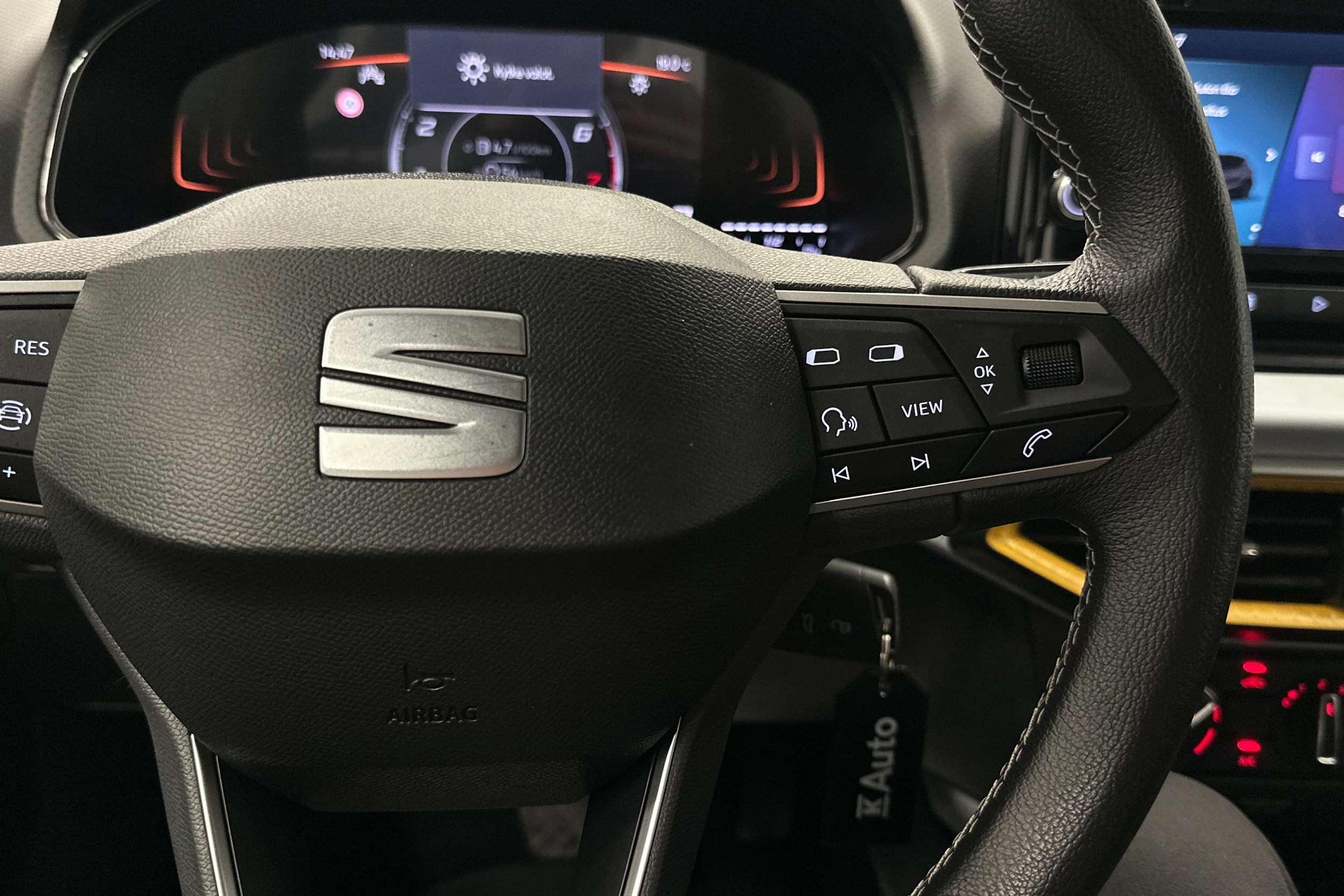 sininen SEAT Arona 2024 kuva 12.