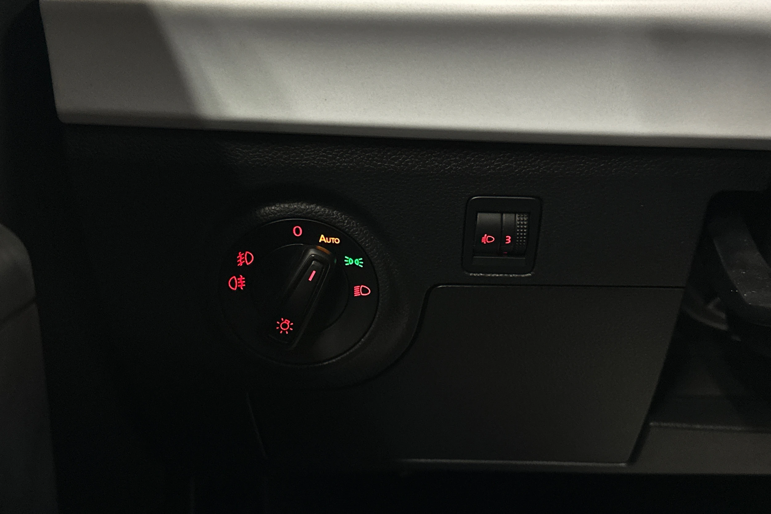 sininen SEAT Arona 2024 kuva 14.