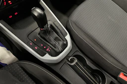 sininen SEAT Arona 2024 kuva 28.