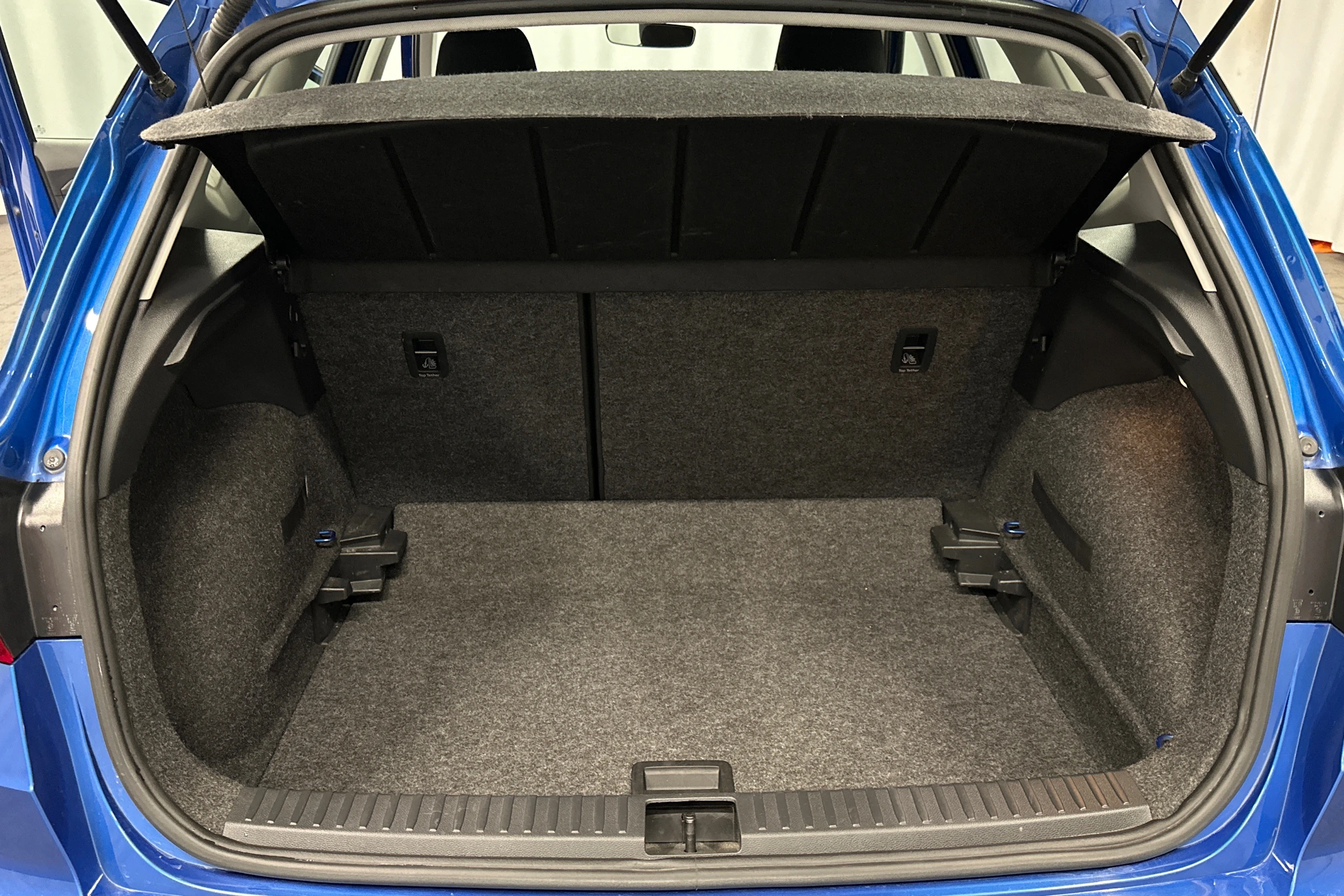 sininen SEAT Arona 2024 kuva 29.
