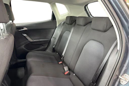 harmaa SEAT Arona 2024 kuva 8.