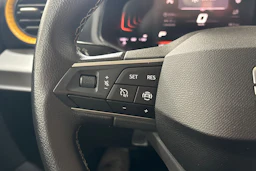 harmaa SEAT Arona 2024 kuva 11.
