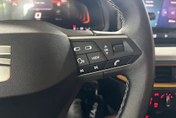 harmaa SEAT Arona 2024 kuva 12.
