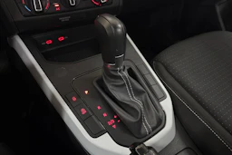 harmaa SEAT Arona 2024 kuva 19.
