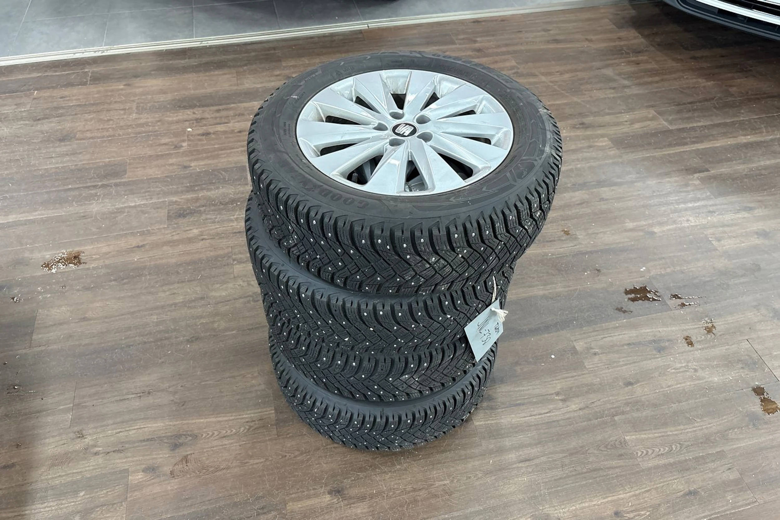 harmaa SEAT Arona 2024 kuva 21.