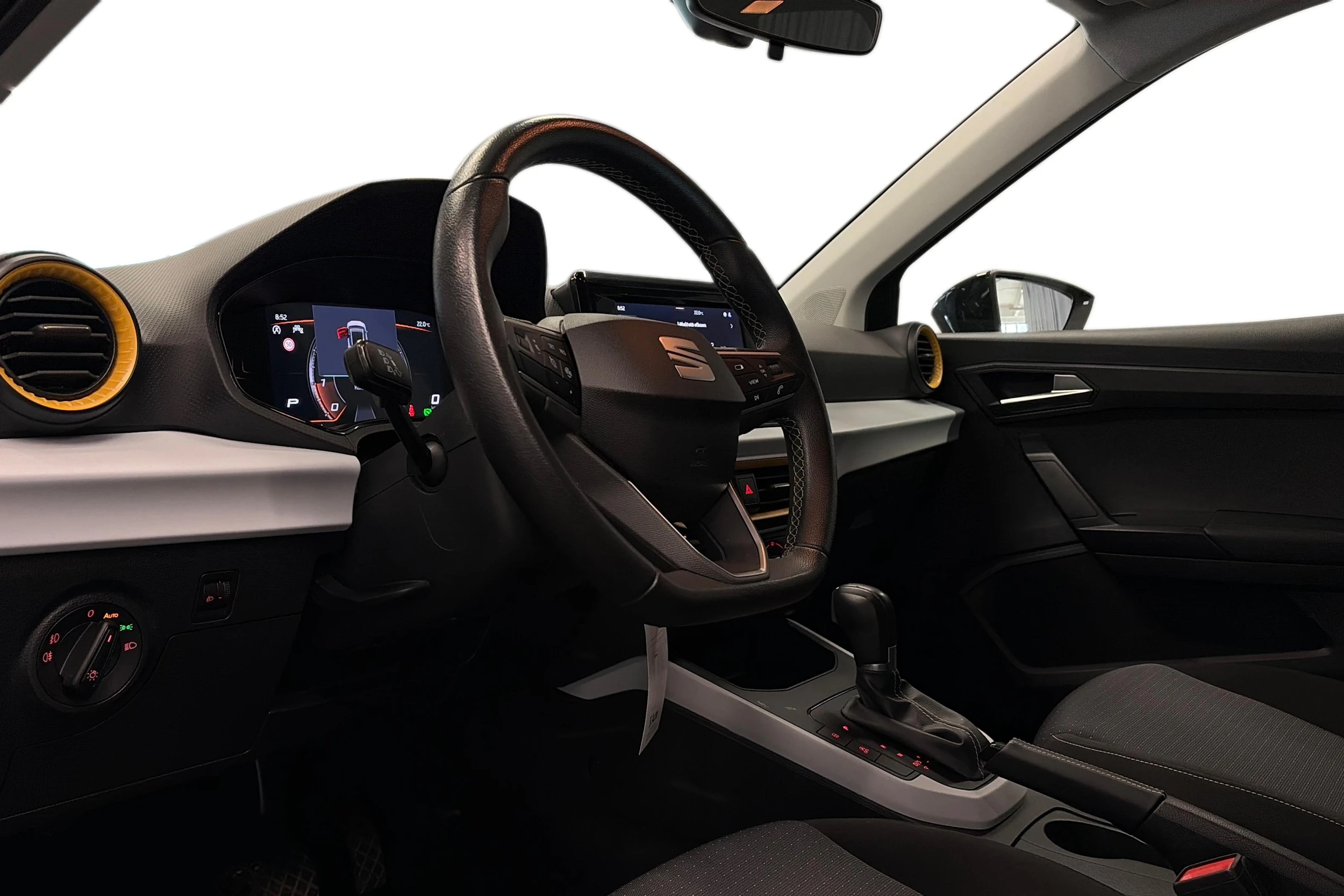 musta SEAT Arona 2024 kuva 3.