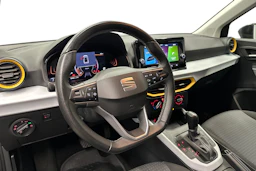 musta SEAT Arona 2024 kuva 6.