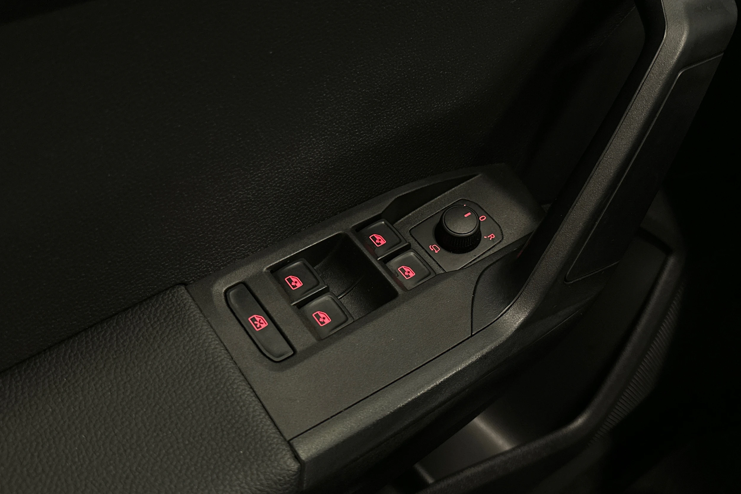 musta SEAT Arona 2024 kuva 15.