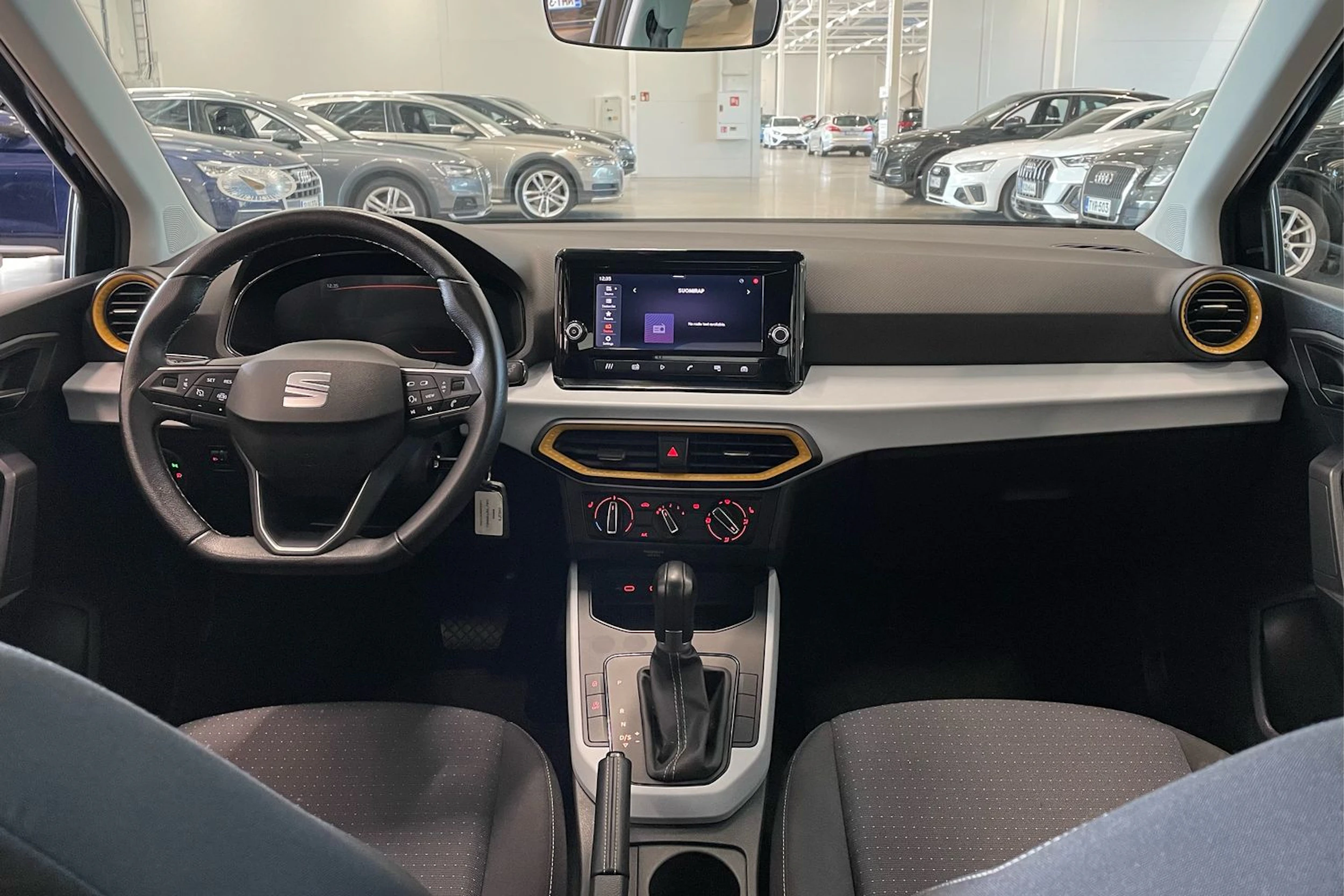musta SEAT Arona 2024 kuva 11.