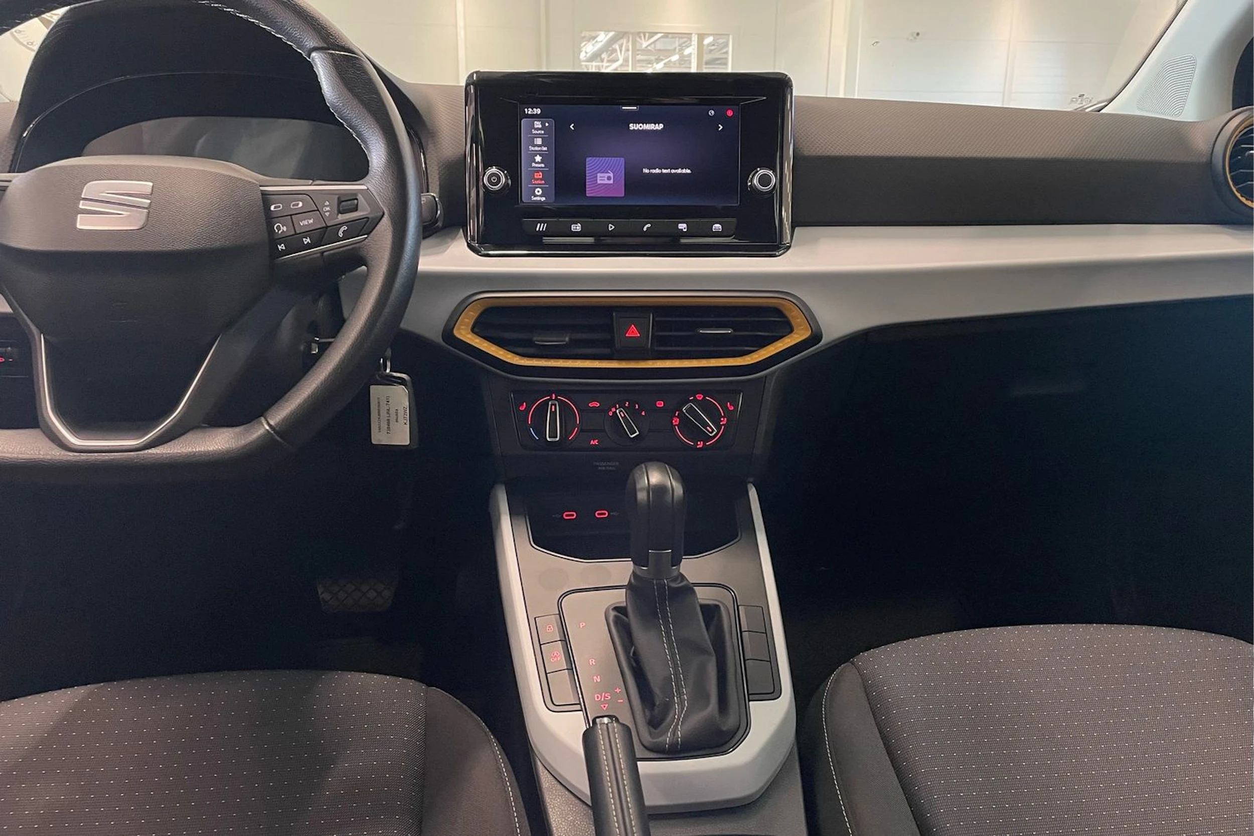 musta SEAT Arona 2024 kuva 16.
