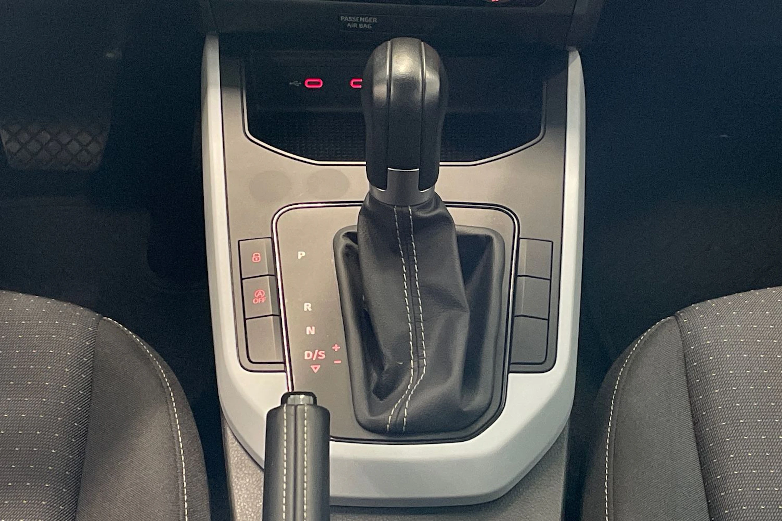 musta SEAT Arona 2024 kuva 17.