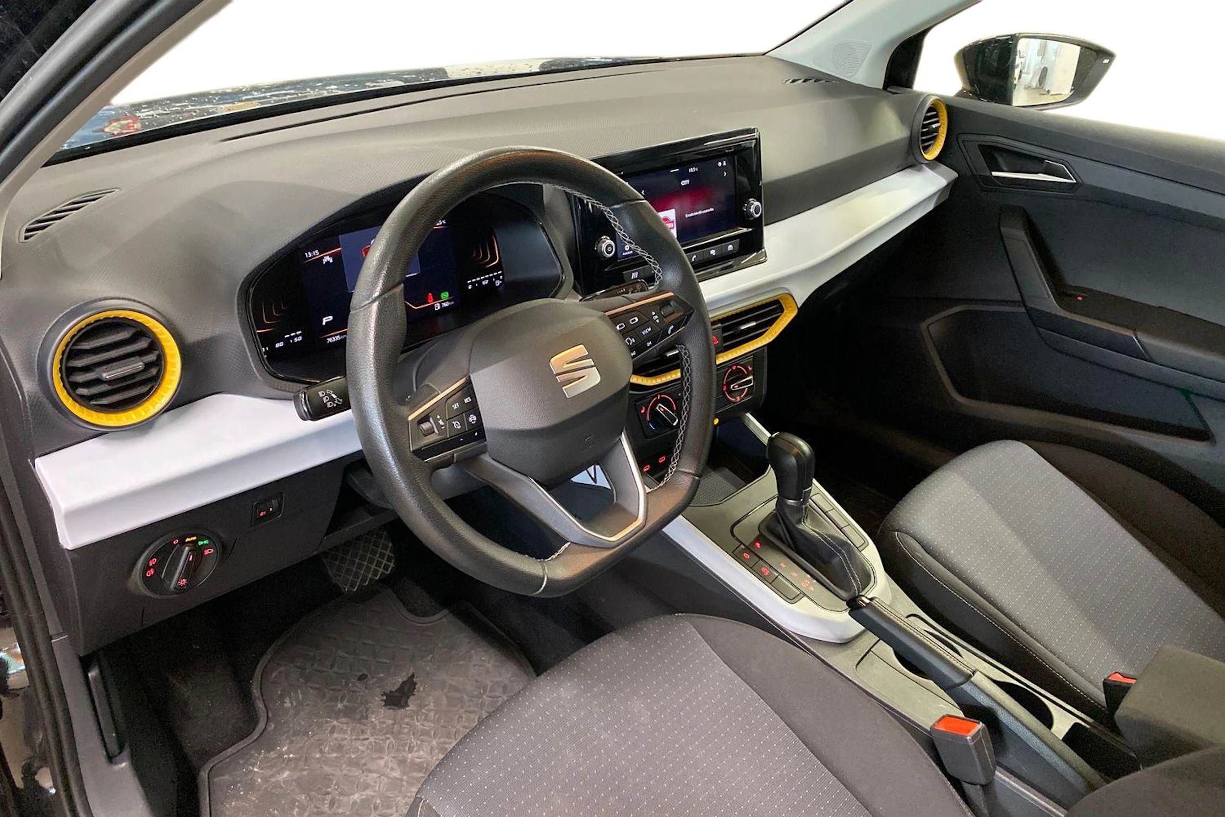 musta SEAT Arona 2024 kuva 3.