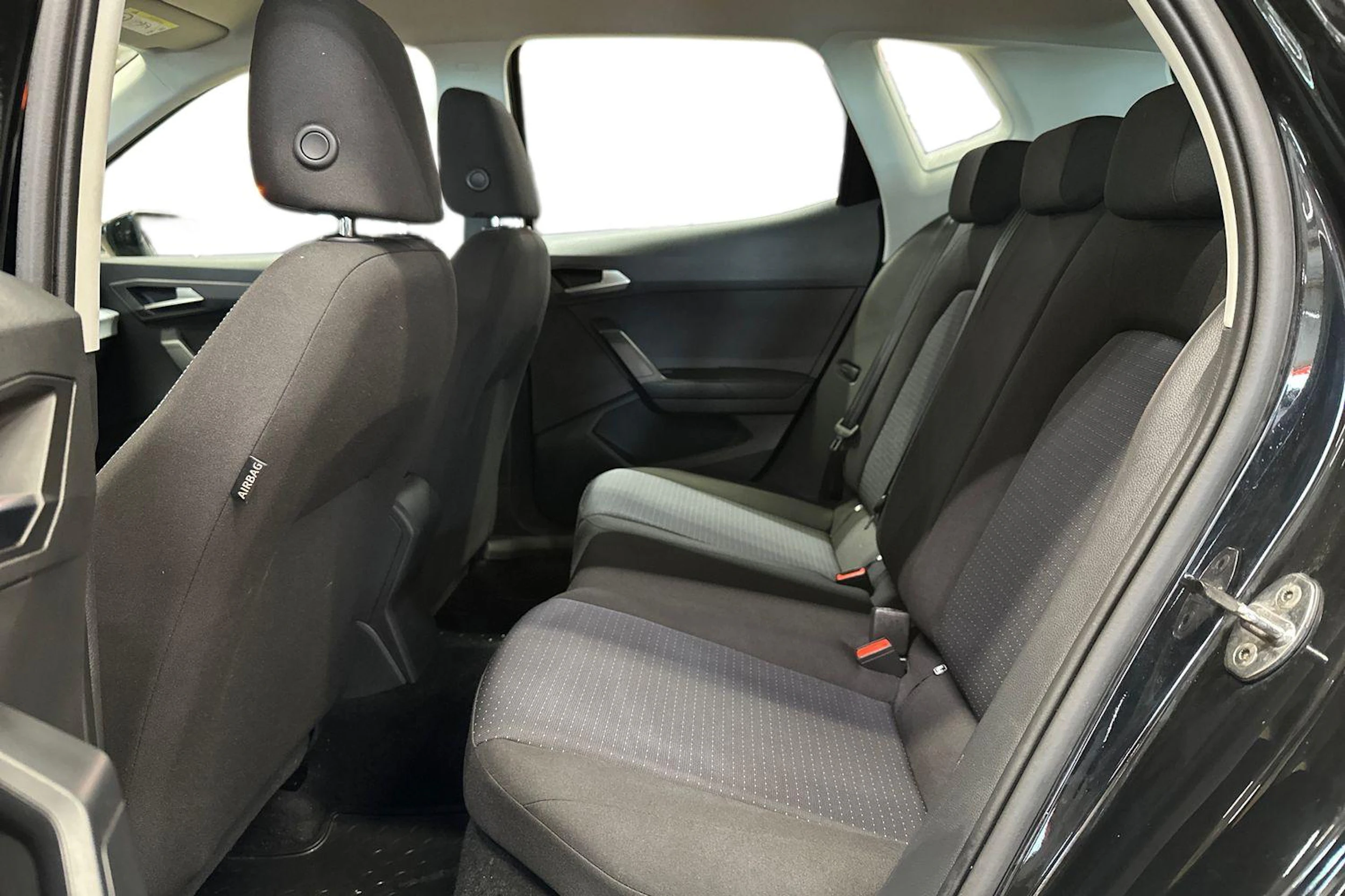 musta SEAT Arona 2024 kuva 8.