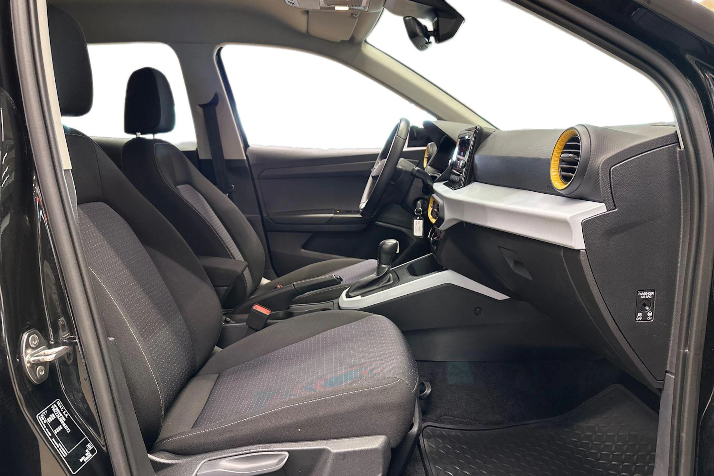 musta SEAT Arona 2024 kuva 9.