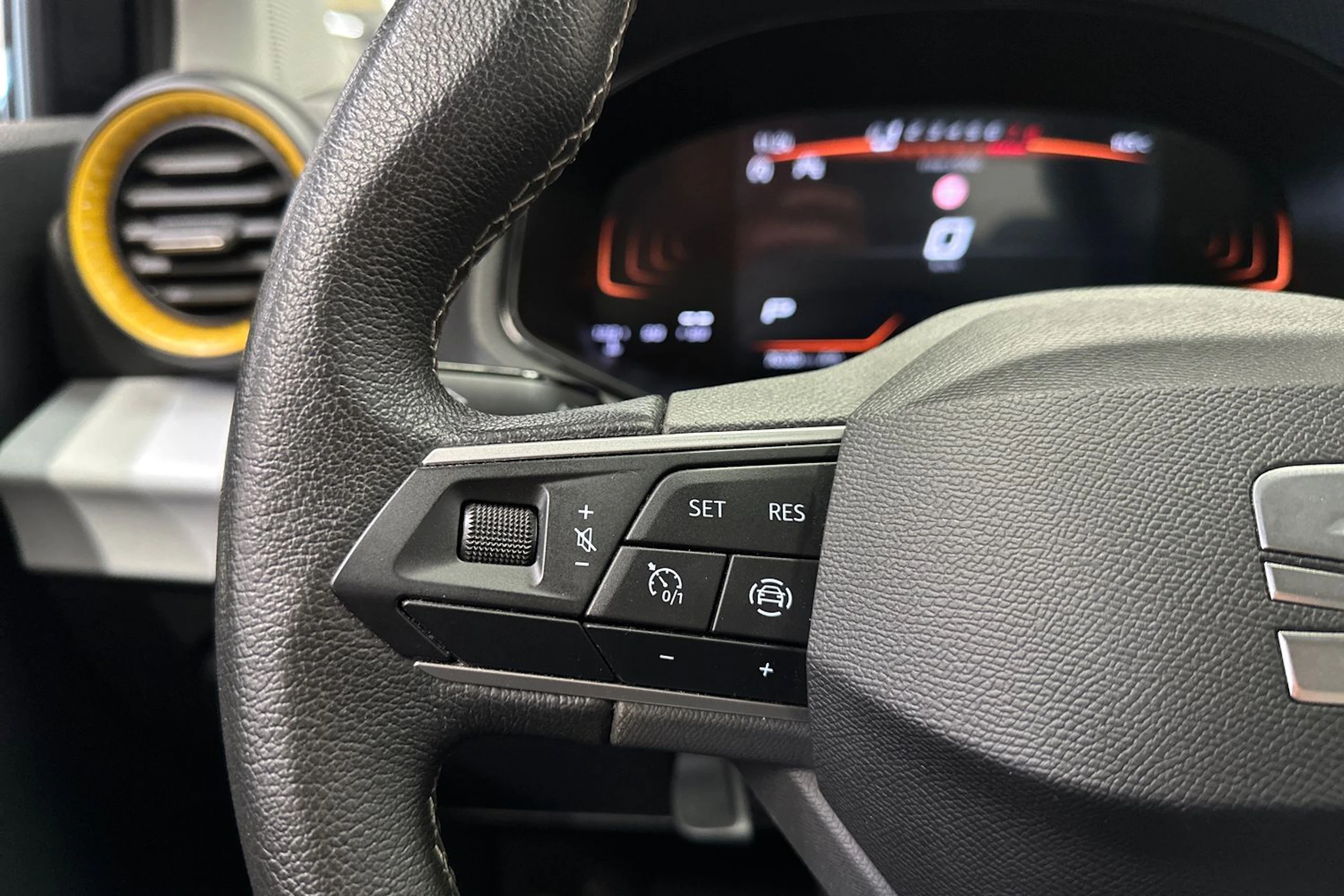 musta SEAT Arona 2024 kuva 16.