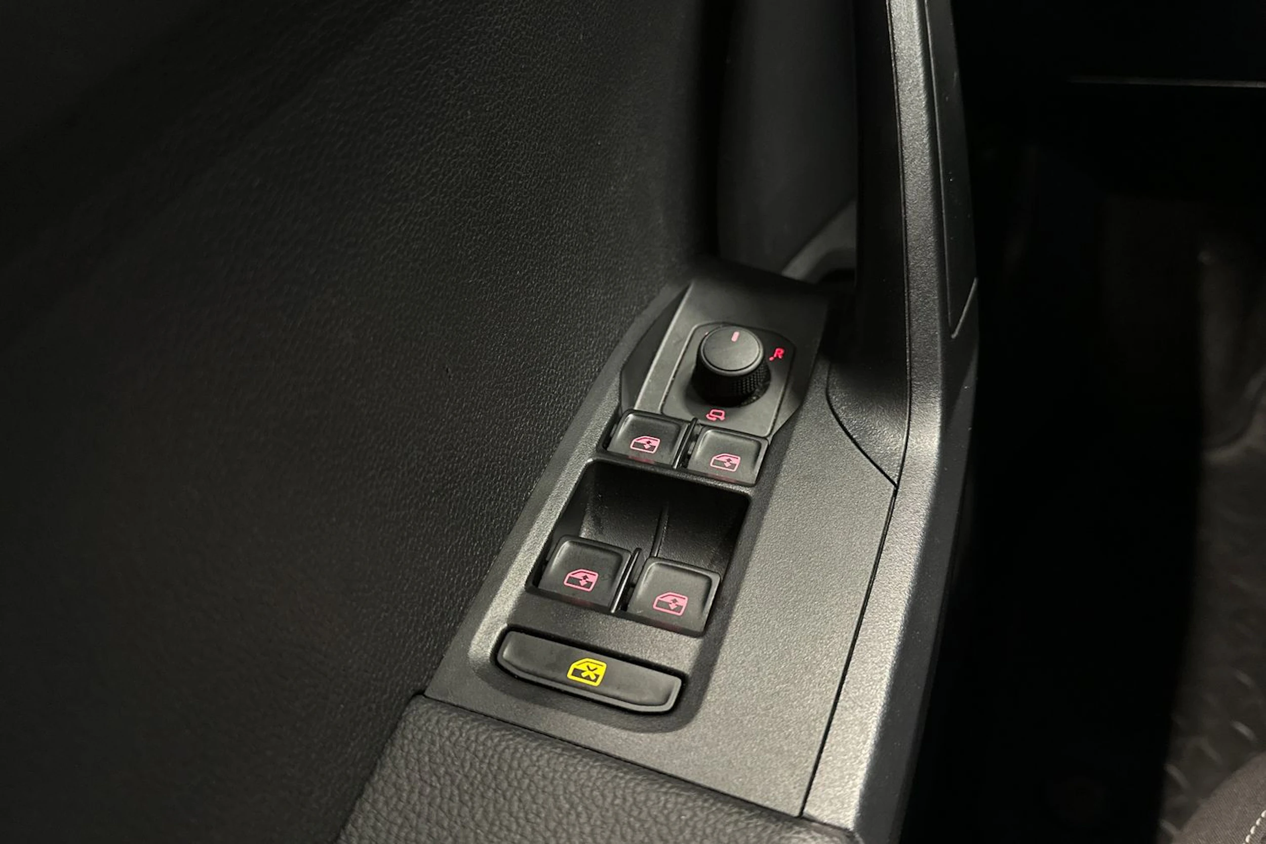 musta SEAT Arona 2024 kuva 19.