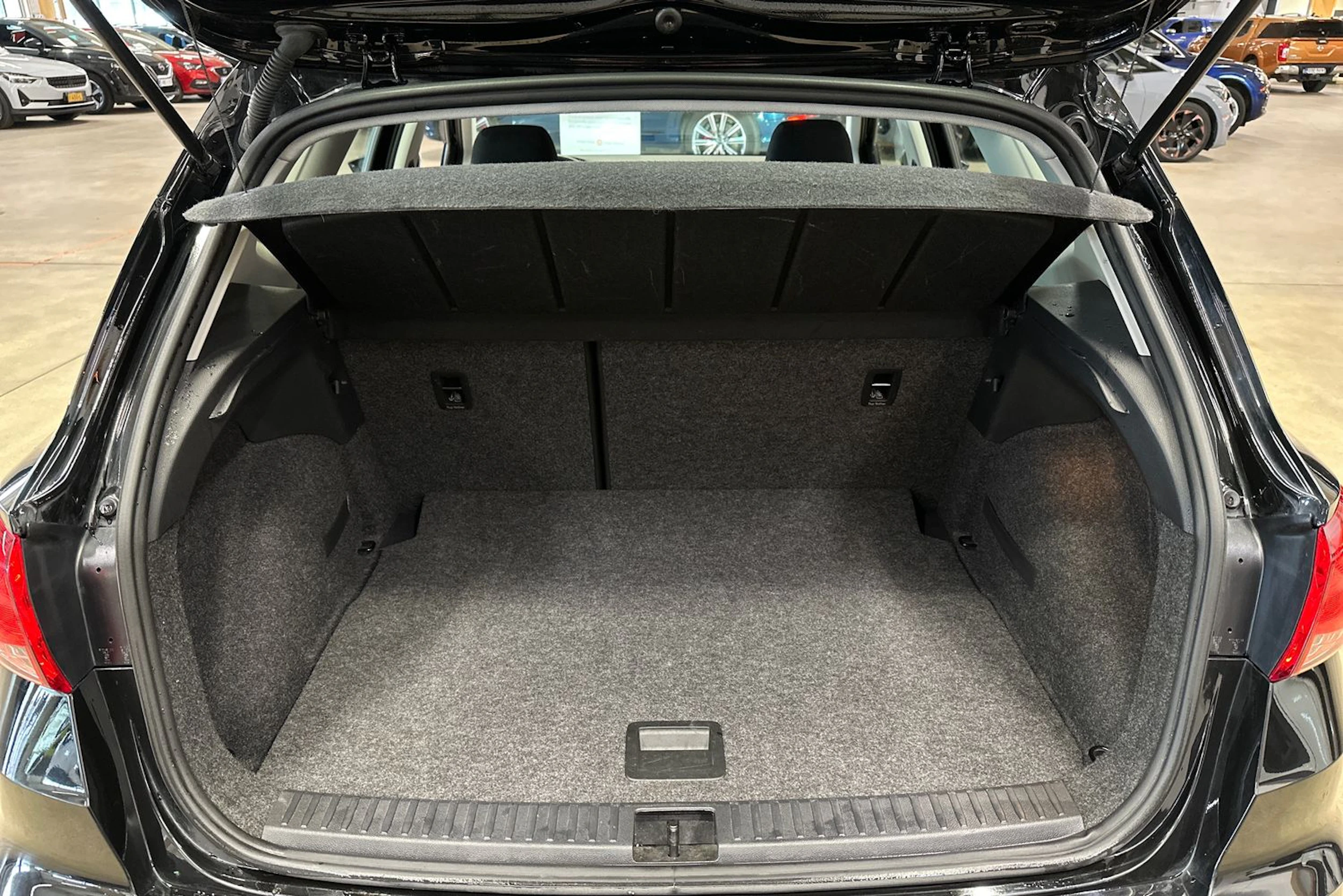 musta SEAT Arona 2024 kuva 20.