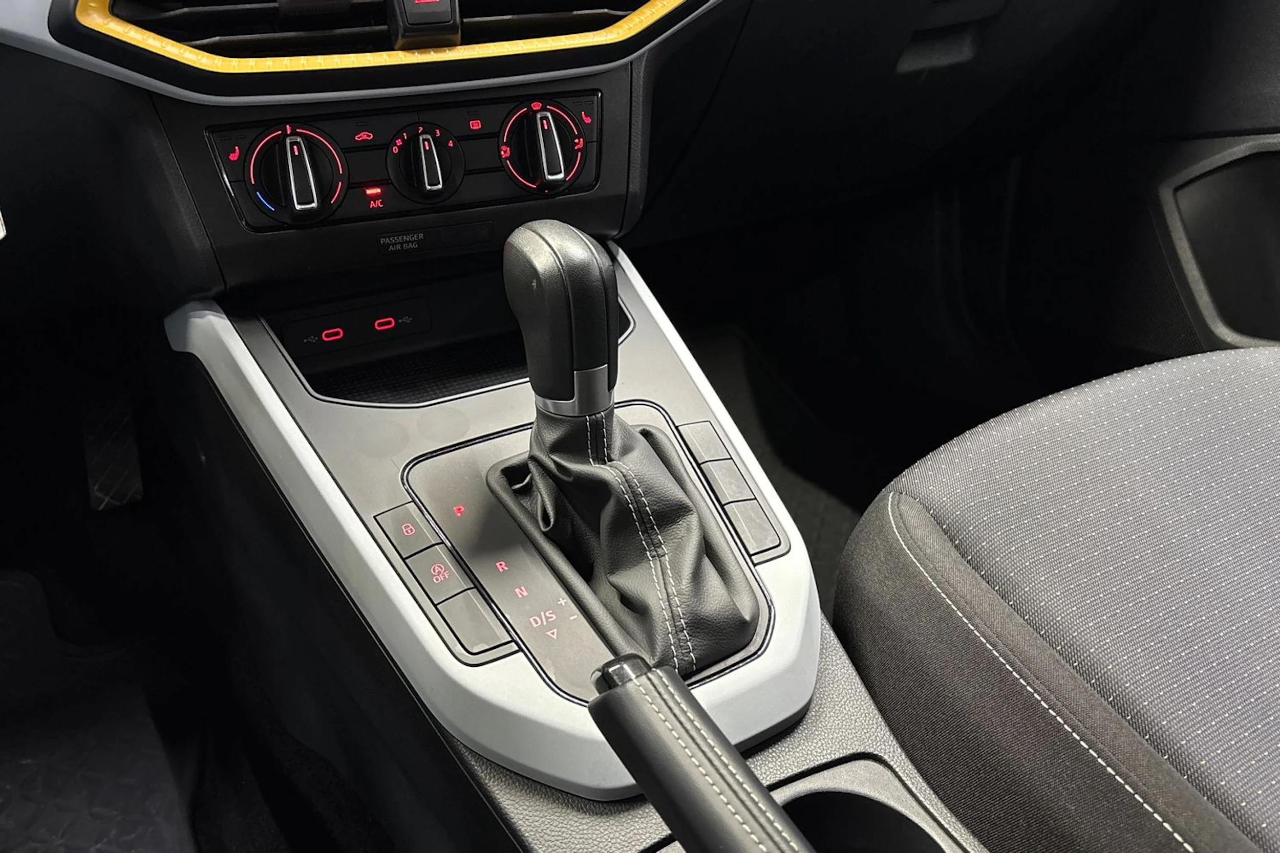 musta SEAT Arona 2024 kuva 22.