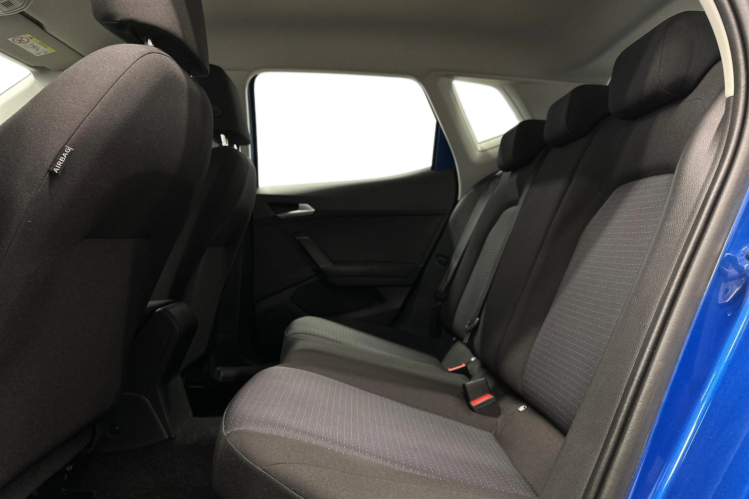 sininen SEAT Arona 2024 kuva 11.