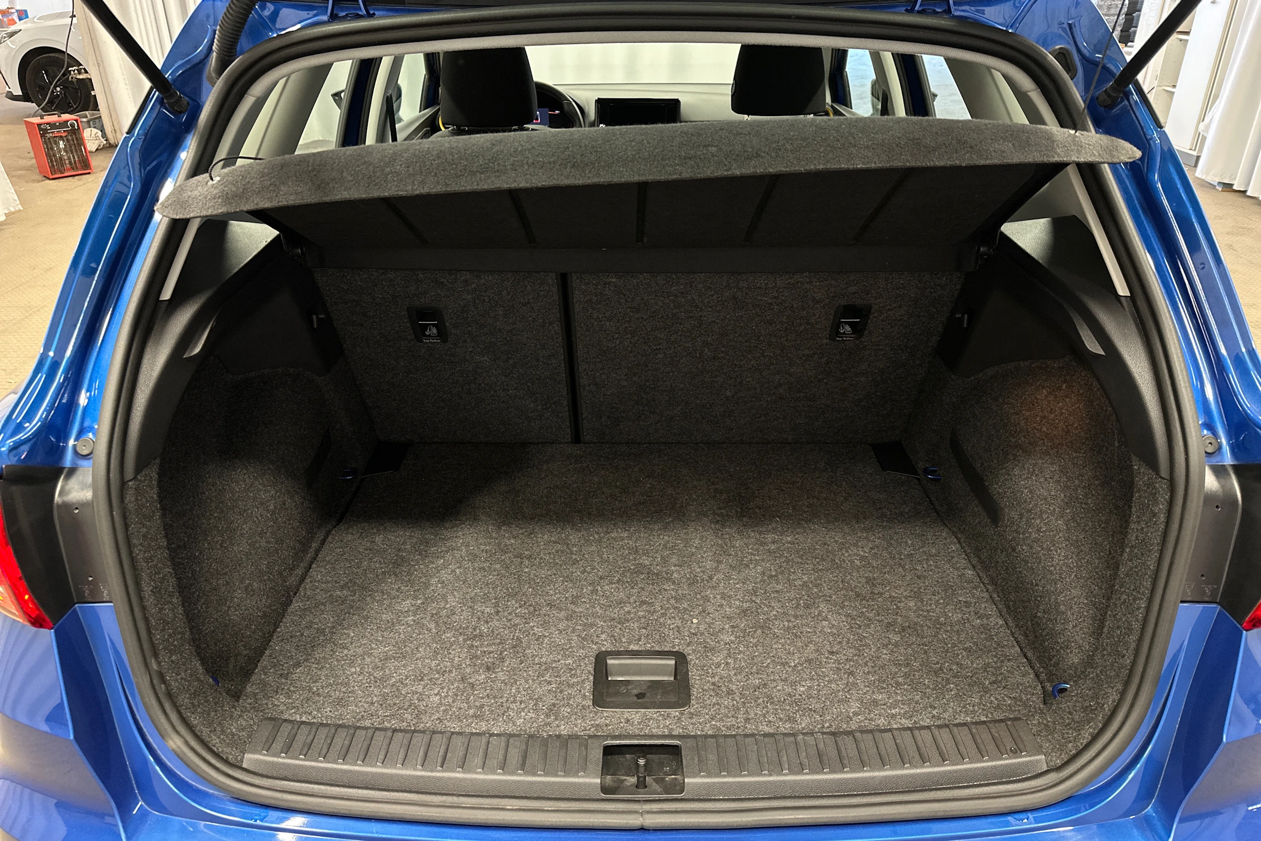 sininen SEAT Arona 2024 kuva 15.