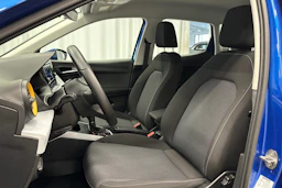 sininen SEAT Arona 2024 kuva 16.