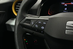 sininen SEAT Arona 2024 kuva 18.