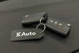 sininen SEAT Arona 2024 kuva 25.